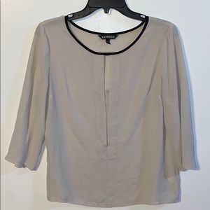 🚨5/$25🚨 Express women’s top size medium used